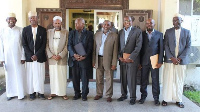 le-comite-maore-avec-le-president-azali-au-palais-de-beit-salam