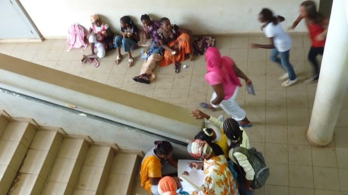 Les-actes-violence-abords-interieur-etablissements-scolaires-Mayotte-multiplient-depuis-debut-annee_0_1400_932.jpg