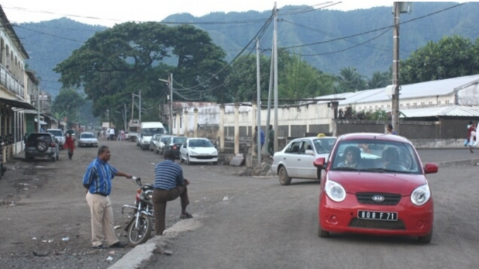 Voitures-comores.png