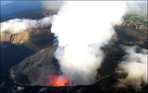 eruption_Karthala_280506